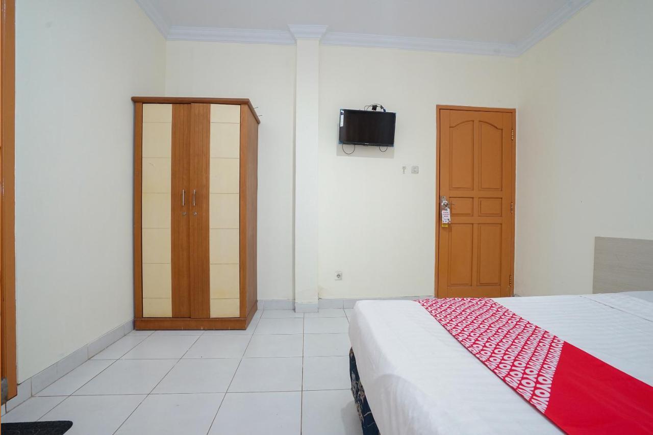Oyo 2025 Wisma Musdalifa Palembang Extérieur photo