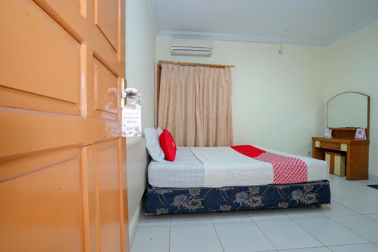 Oyo 2025 Wisma Musdalifa Palembang Extérieur photo
