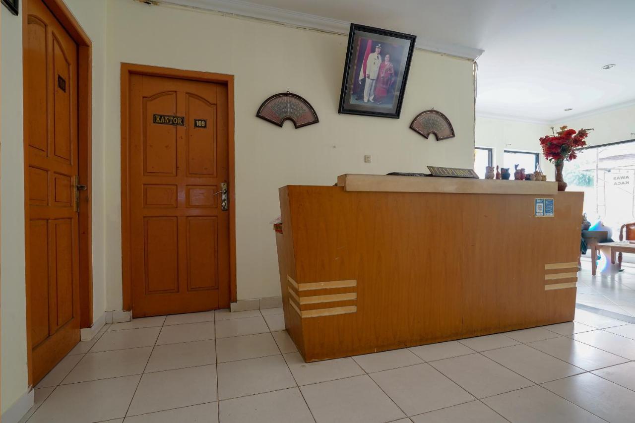 Oyo 2025 Wisma Musdalifa Palembang Extérieur photo